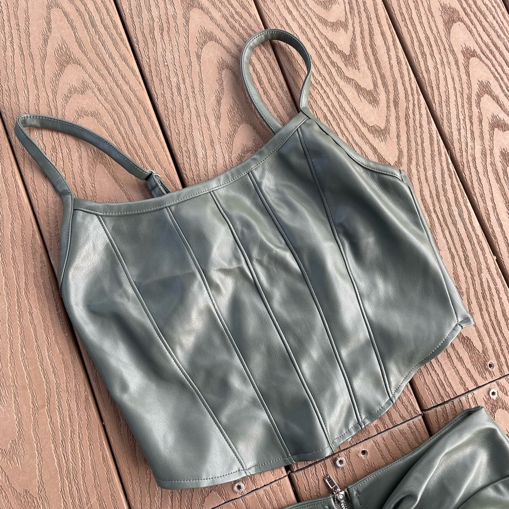 Two Set Olive Green Set - Picture 7 of 12